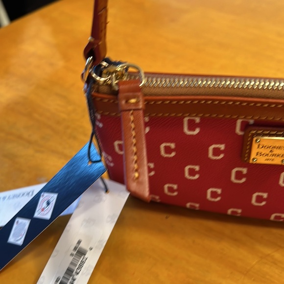 Dooney & Bourke MLB Wristlet. Cleveland Guaridians. - Picture 7 of 10